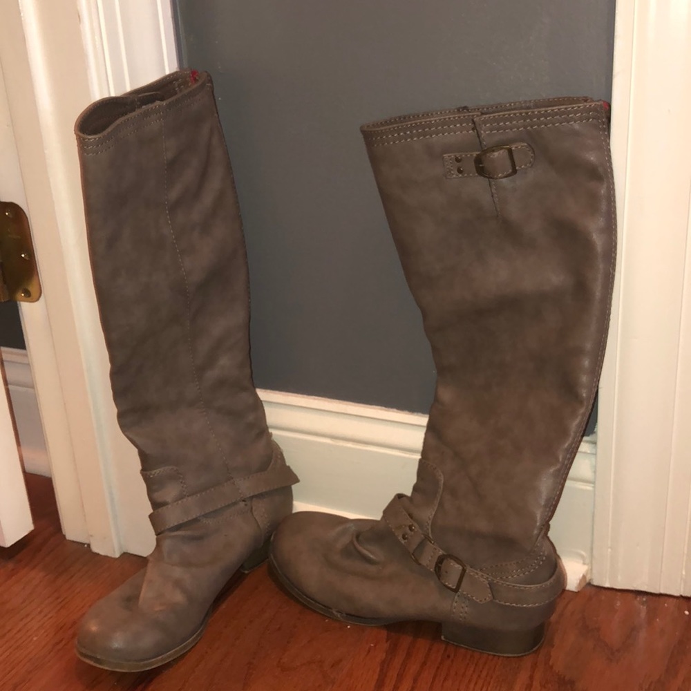grey boots